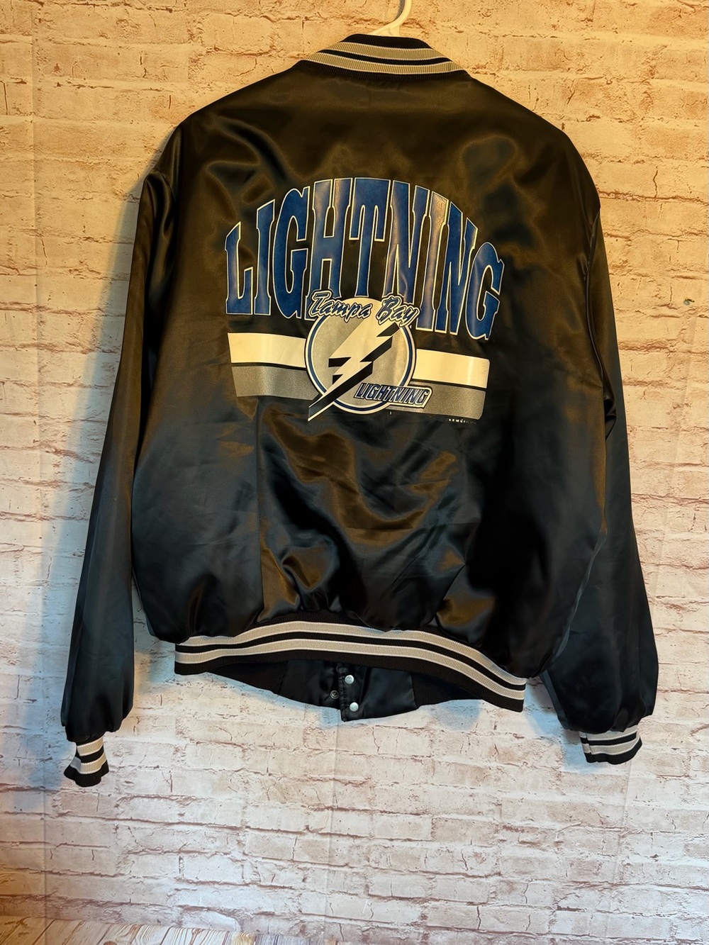 Vintage 90's Tampa bay Lightning satin bomber jacket size XL made in USA